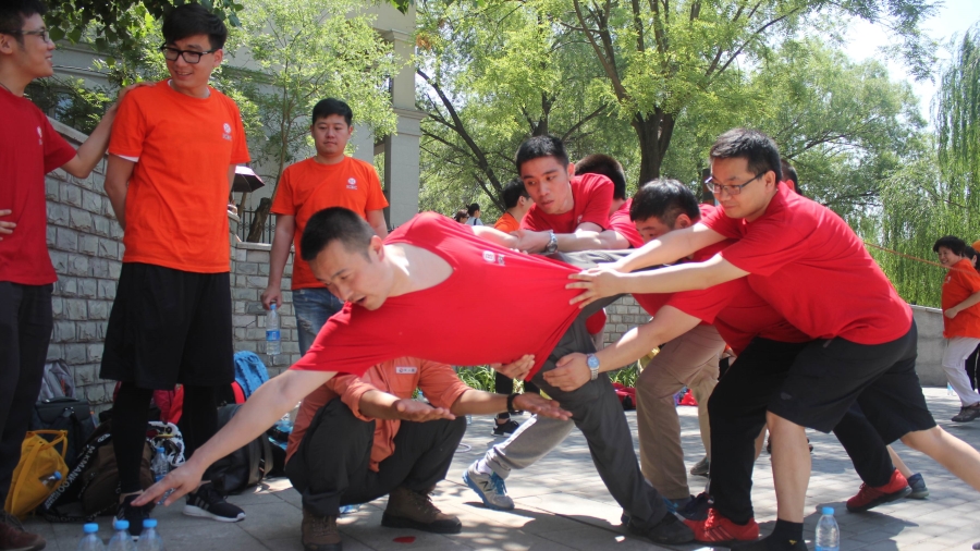 FPS圈跨界團建：重燃青春的CF盛宴