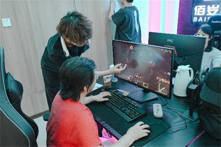 成都青羊：活到老、學(xué)到老65歲+老人充滿朝氣與活力(圖3)