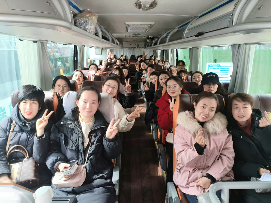 天水市二院舉辦“三八”國際婦女節(jié)戶外踏青健步行暨團建趣味小游戲活動(圖)(圖3)