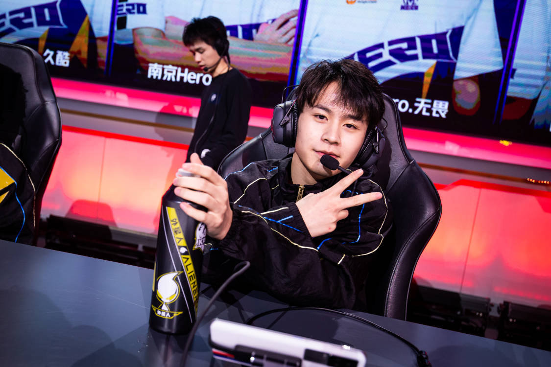 無畏電競：親簽頭像背后的故事與笑口常開的祝福！