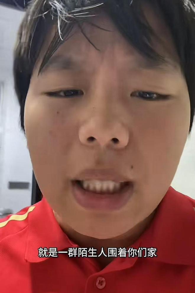 沭陽4姐弟一夜爆火后門口出現(xiàn)很多陌生人大衣哥的話有人信了(圖9)