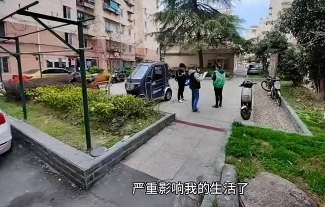 沭陽(yáng)4姐弟一夜爆火后門口出現(xiàn)很多陌生人大衣哥的話有人信了